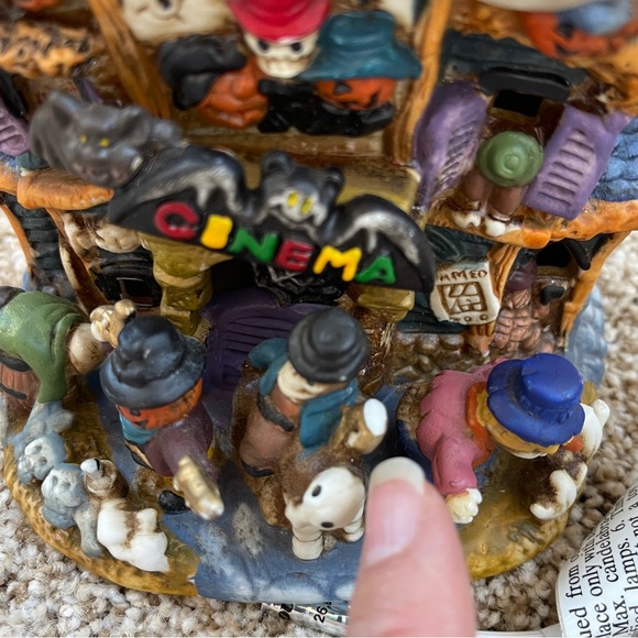 Spooky Hollow Ghost Haunted Cinema Halloween Lighted House Village ceramic Decor - Picture 10 of 10